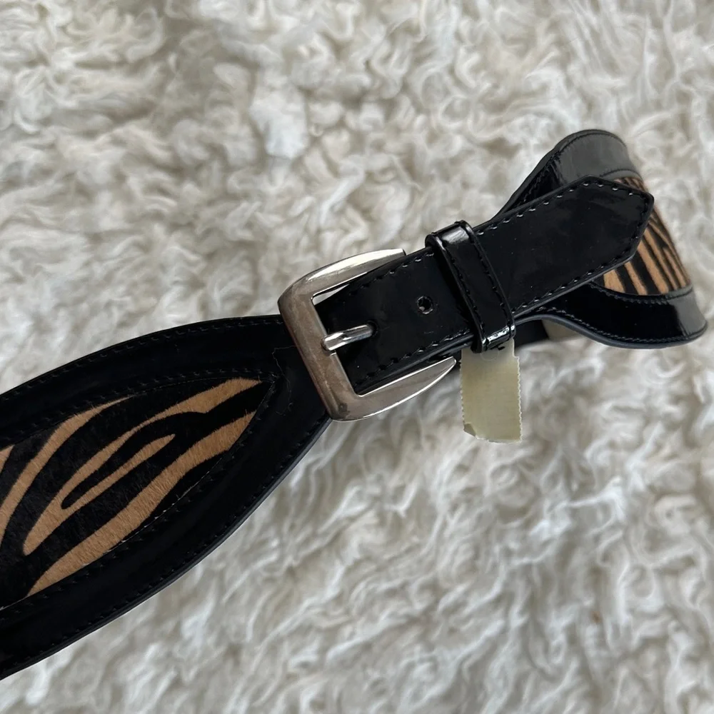 White House Black Market chic belt